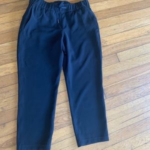 Lululemon On the Fly Crop Woven Pant Sz 6